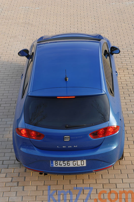 SEAT León 1.8 TSI 160 CV Style (2009) Turismo Azul Speed Exterior Posterior-Cenital 5 puertas