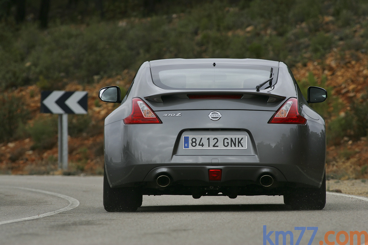 Nissan 370Z V6 3.7 328 CV (2009) Gama 370Z (2009) Coup&eacute; Blade Silver Exterior Posterior 3 puertas