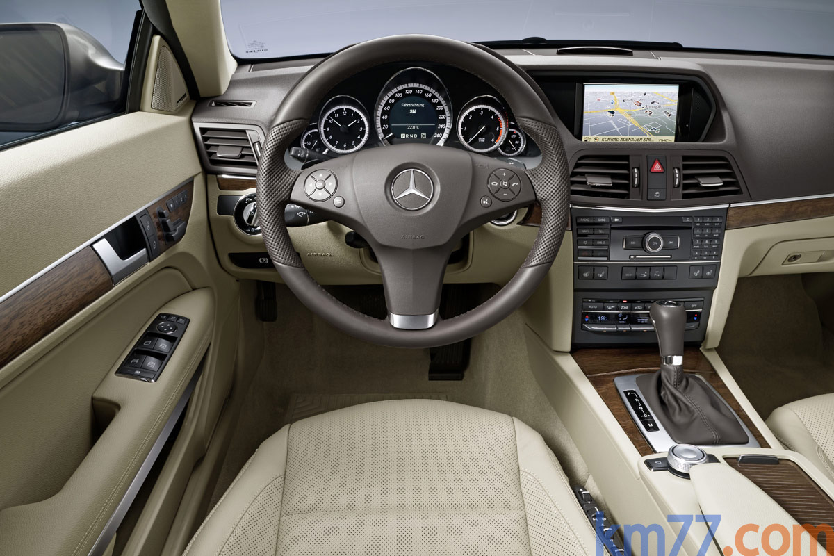 Mercedes-Benz Clase E Gama Clase E Coupé ELEGANCE Coupé Interior Salpicadero 2 puertas