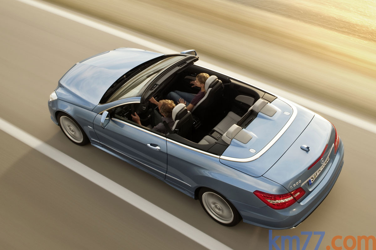 Mercedes-Benz Clase E E 500 Cabrio (Paquete AMG) Paquete AMG Descapotable Azul indigolita metalizado Exterior Cenital-Lateral-Posterior 2 puertas