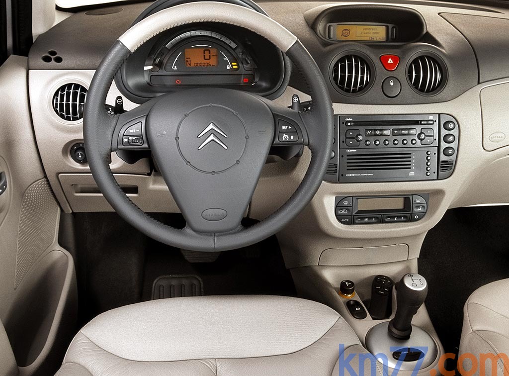 Citroën C3 Citroën C3 1.6i 16V SensoDrive Citroën C3 1.6i 16V SensoDrive Turismo Interior Salpicadero 5 puertas