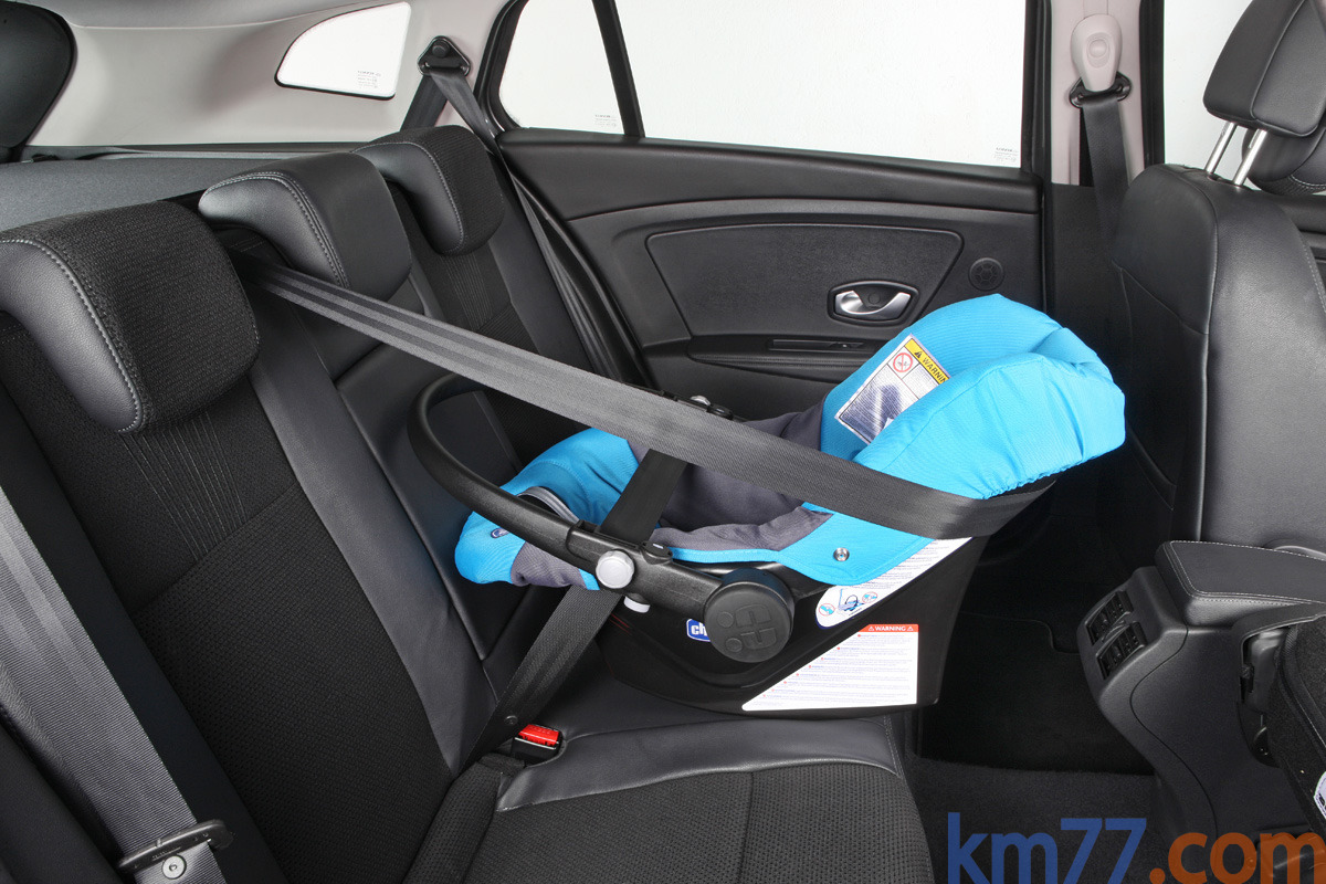 Renault Mégane Sport Tourer dCi 130 Dynamique Turismo familiar Interior Silla infantil 5 puertas