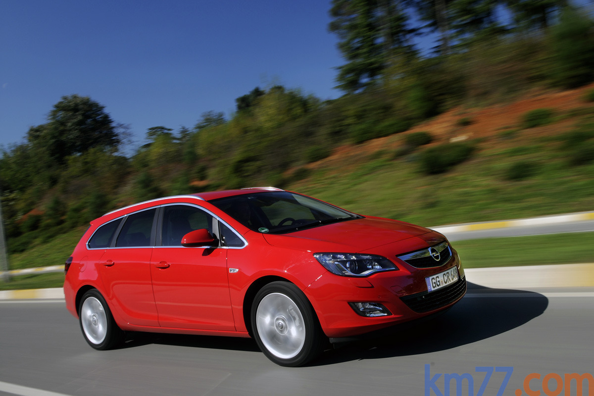 Opel Astra Sports Tourer 1.6 Turbo 180 CV Sport Turismo familiar Rojo ...