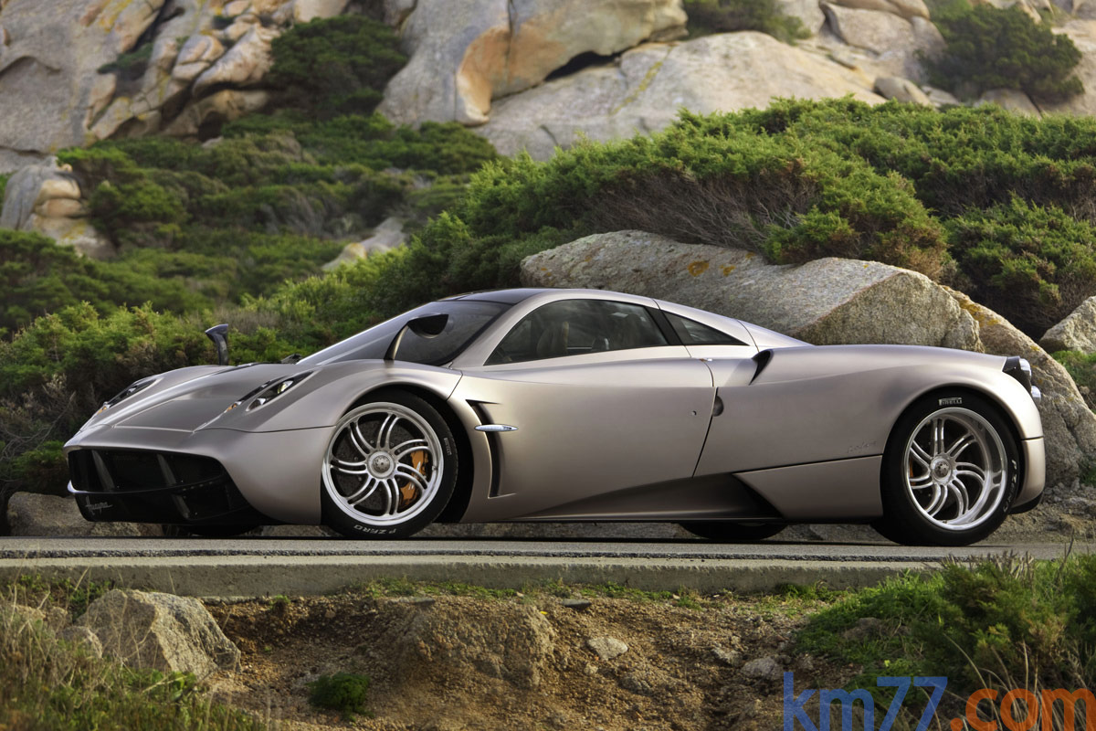Pagani Huayra Coup&eacute; Exterior Frontal-Lateral 2 puertas