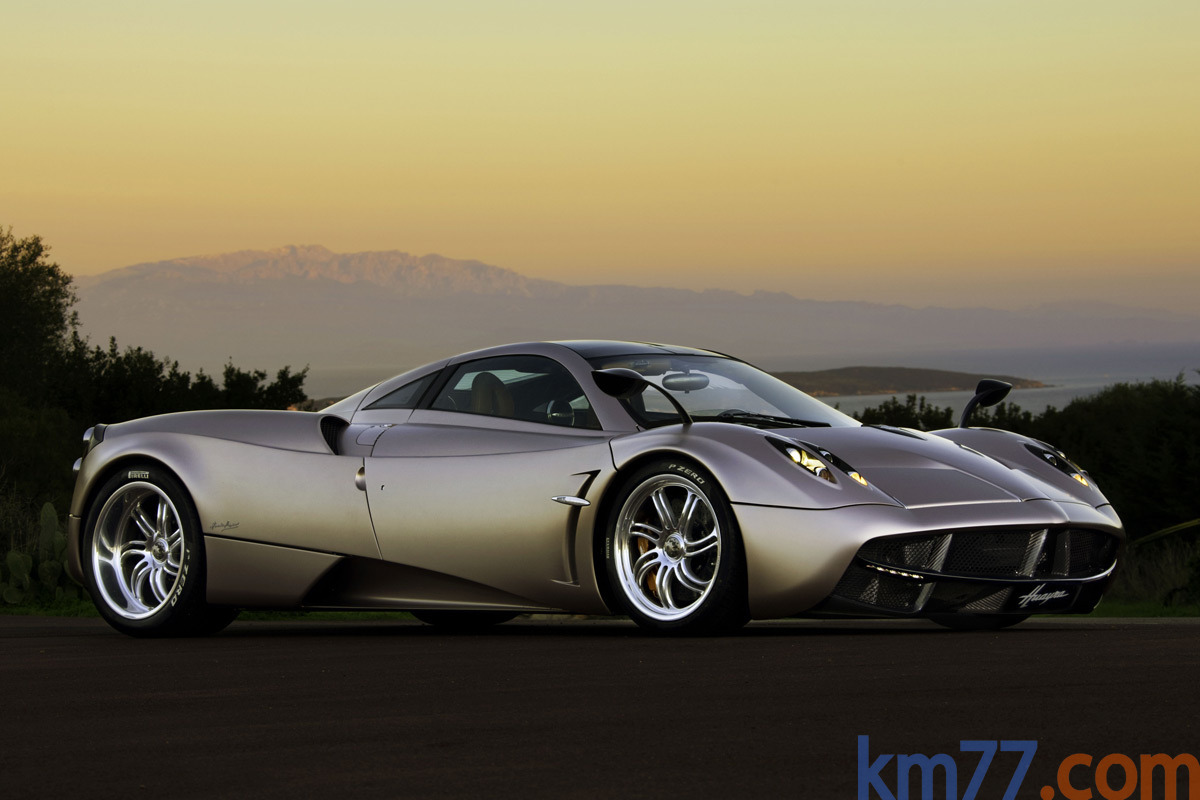 Pagani Huayra Coup&eacute; Exterior Frontal-Lateral 2 puertas