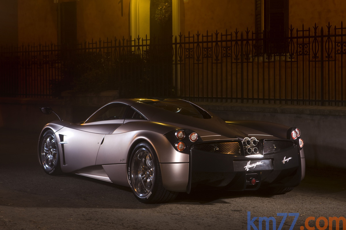 Pagani Huayra Coup&eacute; Exterior Posterior-Lateral 2 puertas