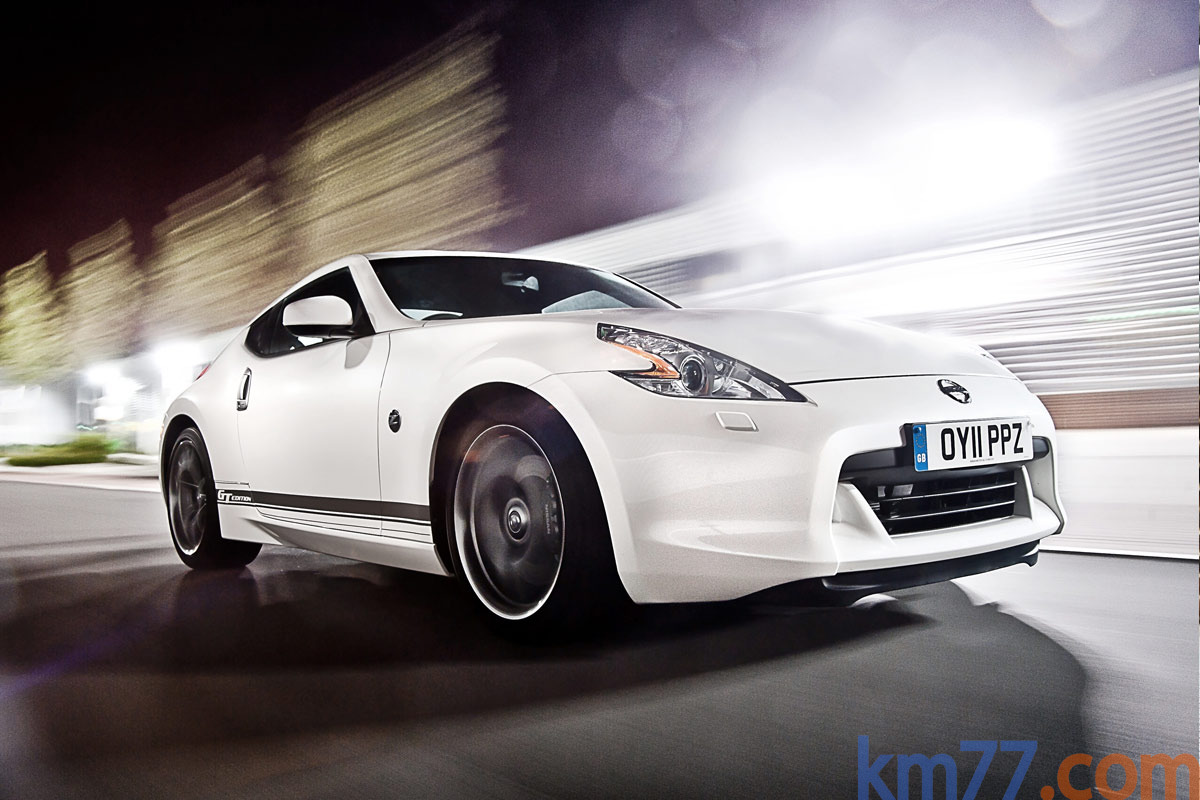 Nissan 370Z V6 3.7 328 CV GT-Edition (2011) GT-Edition (2011) Coup&eacute; Brillant White Exterior Frontal-Lateral 3 puertas