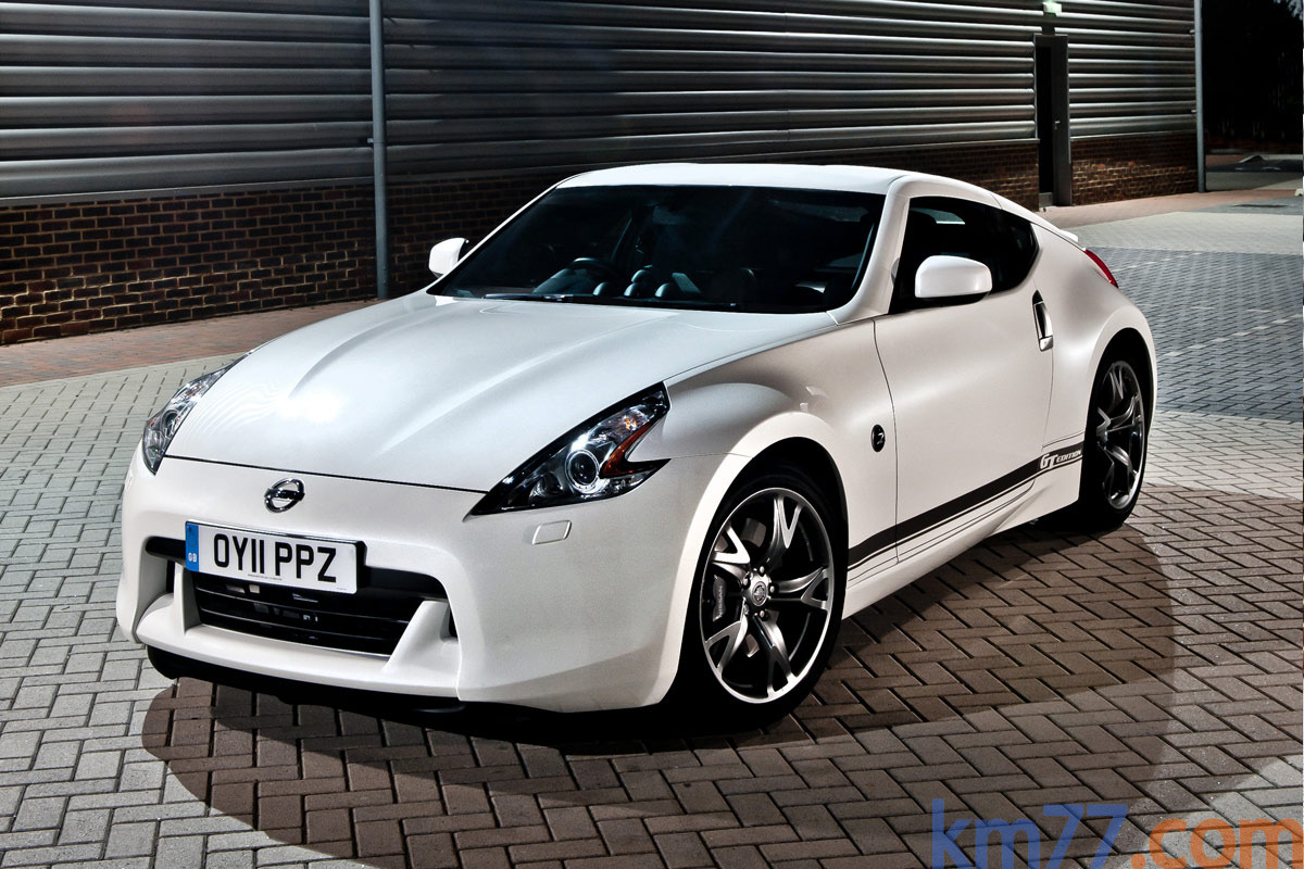 Nissan 370Z V6 3.7 328 CV GT-Edition (2011) GT-Edition (2011) Coup&eacute; Brillant White Exterior Frontal-Lateral 3 puertas