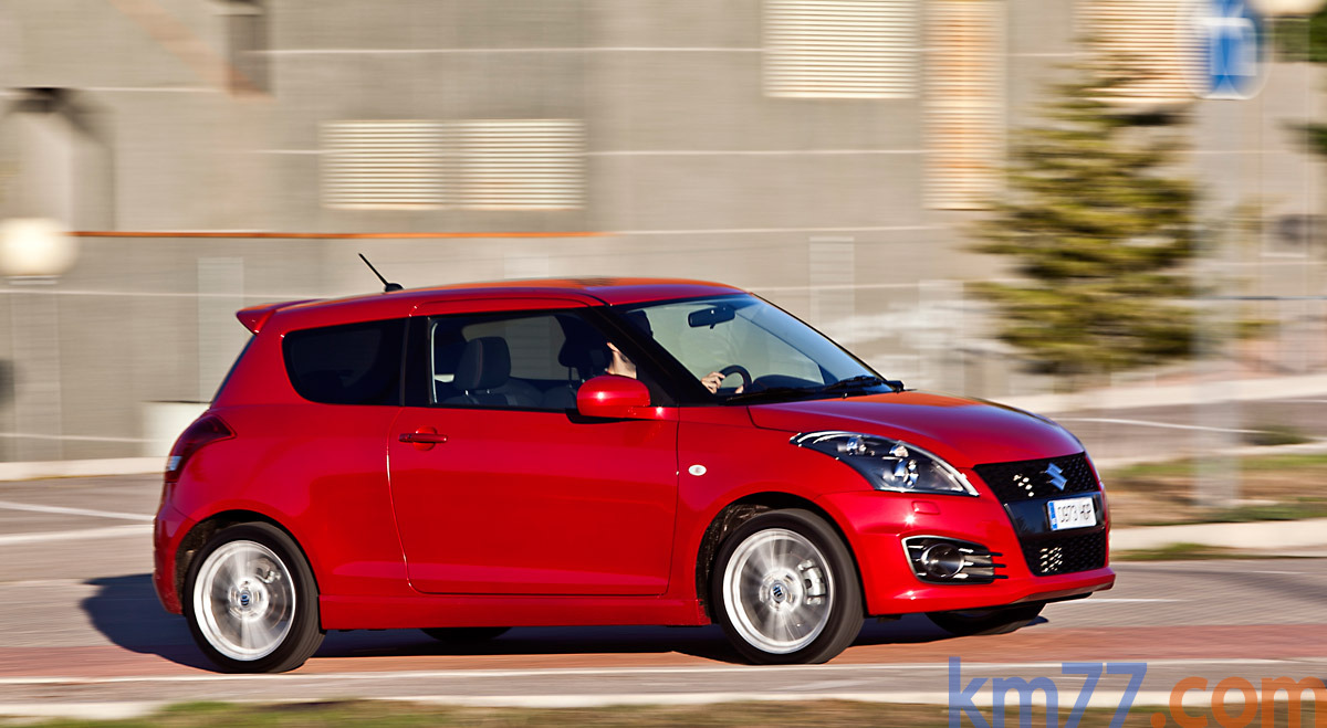 Suzuki Swift Sport Sport Turismo Rojo Ablace Perlado Exterior Lateral 3 puertas
