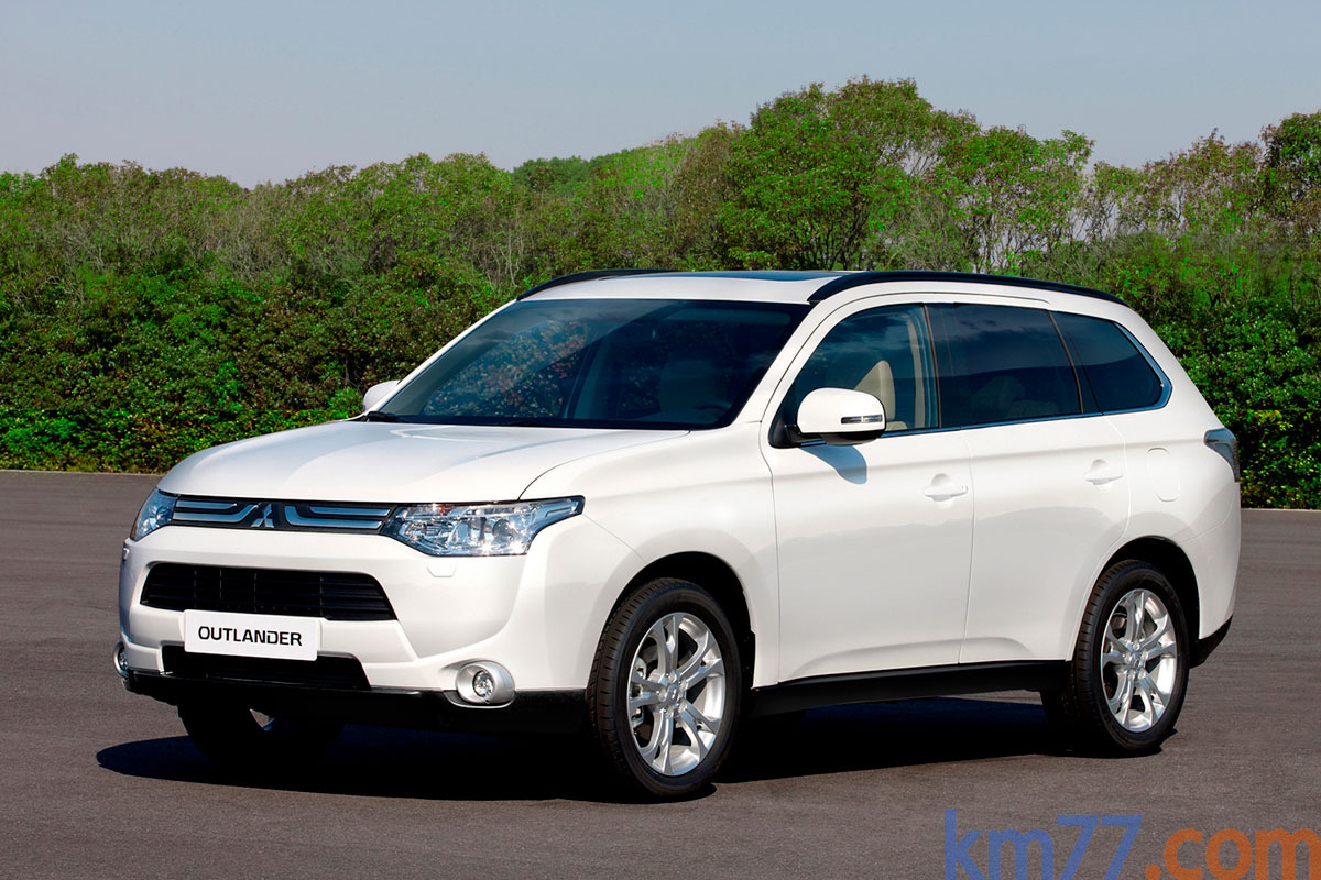 Mitsubishi Outlander 220 DI-D 150 CV 4WD Gama Outlander Todo terreno Blanco Silky Exterior Frontal-Lateral 5 puertas