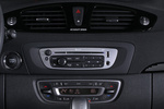 Renault Grand Scénic dCi 110 EDC Dynamique Monovolumen Interior Consola Central 5 puertas