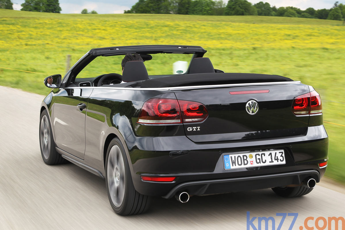 Volkswagen Golf GTI GTI Descapotable Negro Profundo efecto perla Exterior Lateral-Posterior 3 puertas