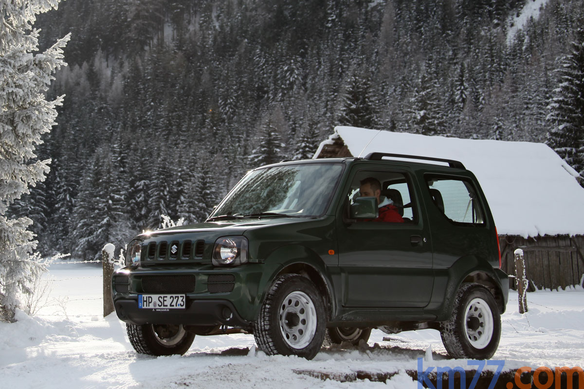 Suzuki Jimny 1.3L 85 CV (2013) Gama Jimny (2013) Todo terreno Exterior Frontal-Lateral 3 puertas