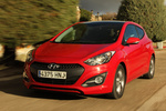 Hyundai i30 Gama i30 3p Tecno S Sky Turismo Cool Red Exterior Frontal-Lateral 3 puertas