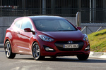 Hyundai i30 Gama i30 3p Tecno S Sky Turismo Cool Red Exterior Lateral-Frontal 3 puertas