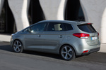 KIA Carens 1.7 CRDi 136 CV Gama Carens Monovolumen Brilliantsilber Metallic Exterior Lateral-Posterior 5 puertas