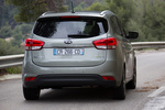 KIA Carens 1.7 CRDi 136 CV Gama Carens Monovolumen Brilliantsilber Metallic Exterior Posterior 5 puertas