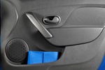 Dacia Sandero dCi 90 Laureate Turismo Interior Guantera y recept&aacute;culo 5 puertas
