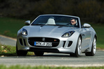 Jaguar F-Type S V6 3.0 381 CV S V6 Descapotable Rhodium Silver Exterior Frontal-Lateral 2 puertas