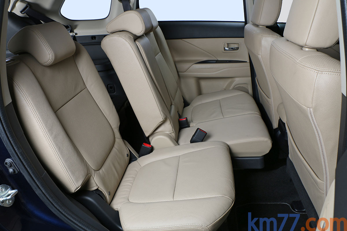 Mitsubishi outlander online phev km77