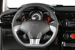 Citroën C3 BlueHDi 100 S Exclusive Turismo Interior Volante 5 puertas