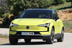 Volvo EX30 Single Motor Plus Todo terreno Moss Yellow Exterior Frontal-Lateral 5 puertas