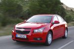 Chevrolet Cruze 1.8 141 CV LT Turismo Super Red Exterior Frontal-Lateral 4 puertas