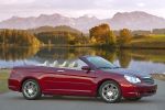 Chrysler Sebring Gama Sebring Limited Descapotable Rojo Infierno metalizado Exterior Lateral-Frontal 2 puertas