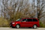 Chrysler Grand Voyager 2.8 CRD 163 CV Limited Monovolumen Rojo Infierno metalizado Exterior Lateral-Frontal 5 puertas