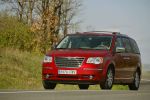 Chrysler Grand Voyager 2.8 CRD 163 CV Limited Monovolumen Rojo Infierno metalizado Exterior Frontal-Lateral 5 puertas