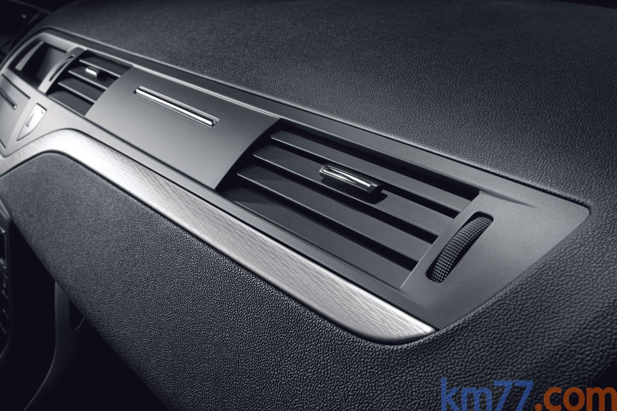 Citro&euml;n C5 3.0i V6 de 211 CV Exclusive Turismo familiar Interior Detalle 5 puertas