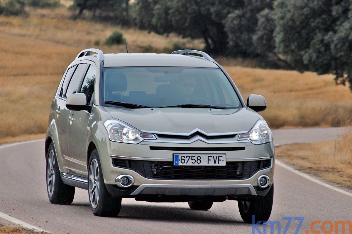 Citro&euml;n C-Crosser 2.2 HDI 156 CV Exclusive Todo terreno Beige Duna metalizado Exterior Frontal-Lateral 5 puertas