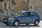 Dacia Sandero 1.6 90 CV Laureate Turismo Azul mineral Exterior Lateral-Frontal 5 puertas