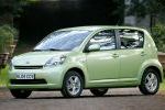 Daihatsu Sirion Gama Sirion Turismo Yellow Green Mica metallic Exterior Lateral-Frontal 5 puertas