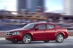 Dodge Avenger Gama Avenger SXT Turismo Rojo infierno metalizado Exterior Lateral-Frontal 4 puertas
