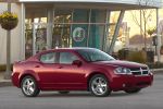 Dodge Avenger Gama Avenger SXT Turismo Rojo infierno metalizado Exterior Lateral-Frontal 4 puertas