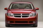 Dodge Avenger Gama Avenger SXT Turismo Rojo infierno metalizado Exterior Frontal 4 puertas