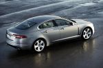Jaguar XF Gama XF Gama XF Turismo Liquid Silver Exterior Cenital-Lateral-Posterior 4 puertas