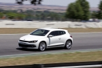 Volkswagen Scirocco 2.0 TDI 140 CV DSG Gama Scirocco Coup&eacute; Blanco Candy Exterior Frontal-Lateral 3 puertas