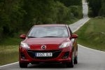 Mazda Mazda3 1.6 105 CV Active Turismo Velocity Red Mica Exterior Frontal 5 puertas