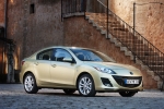 Mazda Mazda3 Gama Mazda3 SportSed&aacute;n Luxury Turismo Olympic Gold Metallic Exterior Lateral-Frontal 4 puertas