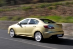 Mazda Mazda3 Gama Mazda3 SportSed&aacute;n Luxury Turismo Olympic Gold Metallic Exterior Lateral-Posterior 4 puertas