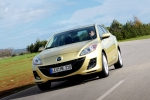Mazda Mazda3 Gama Mazda3 SportSed&aacute;n Luxury Turismo Olympic Gold Metallic Exterior Frontal-Lateral 4 puertas