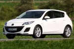 Mazda Mazda3 2.0 DISI 151 CV i-Stop Luxury Turismo Arctic White Solid Exterior Frontal-Lateral 5 puertas