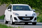 Mazda Mazda3 2.0 DISI 151 CV i-Stop Luxury Turismo Arctic White Solid Exterior Lateral-Frontal 5 puertas