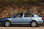 Skoda Octavia 1.9 TDI 105 CV DSG Trend Turismo Verde &aacute;rtico Exterior Lateral 5 puertas