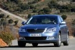 Skoda Octavia 1.9 TDI 105 CV DSG Trend Turismo Verde &aacute;rtico Exterior Frontal 5 puertas