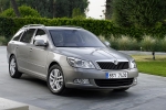 Skoda Octavia Combi 1.8 TSI 160 CV Elegance Turismo familiar Plata Brillante Metalizado Exterior Frontal-Lateral 5 puertas
