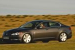 Jaguar XF 3.0 V6 Premium Luxury Turismo Pearl Grey Exterior Lateral-Frontal 4 puertas