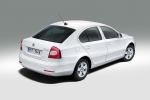 Skoda Octavia 1.6 TDI DPF 105 CV GreenLine GreenLine Turismo Blanco Candy Exterior Cenital-Posterior-Lateral 5 puertas